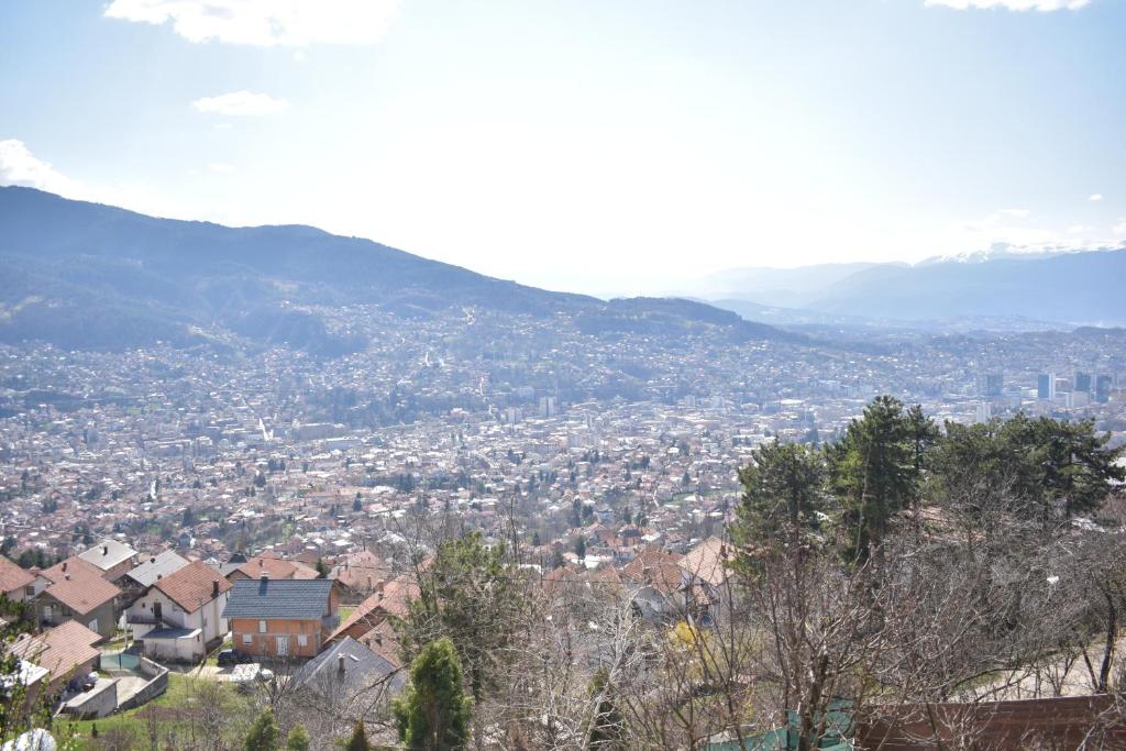 Jacuzzi with Panoramic View Relax Maison Sarajevo - 5