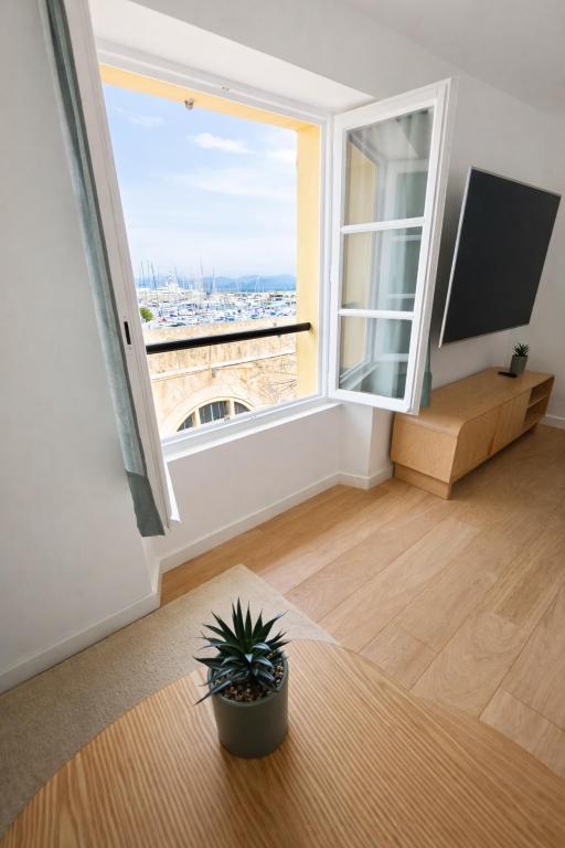 Face Port Vauban - Appartements au cœur du Vieil Antibes - 3