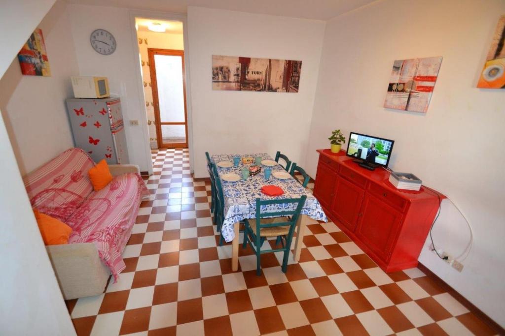 Comfy flat with shared pool - 2
