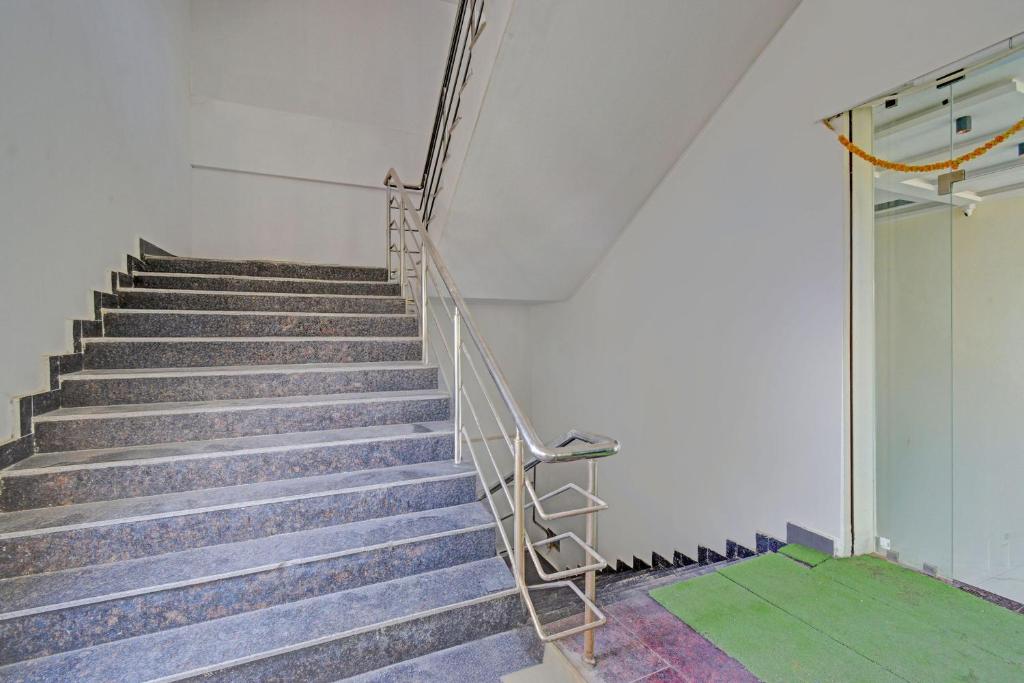 フロント・ロビー