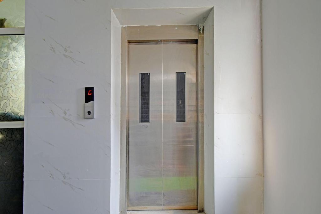 フロント・ロビー