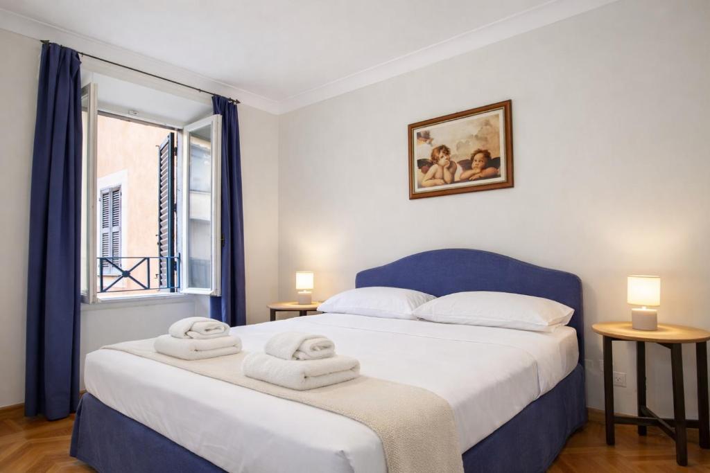 Peaceful apartment in piazza Venezia's alleys - 2