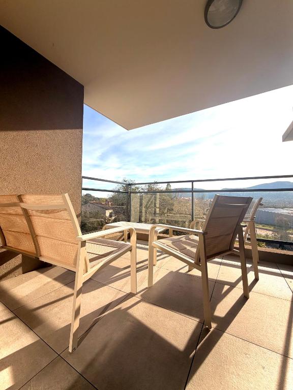 Appartement avec terrasse - coeur de Porto Vecchio - 2