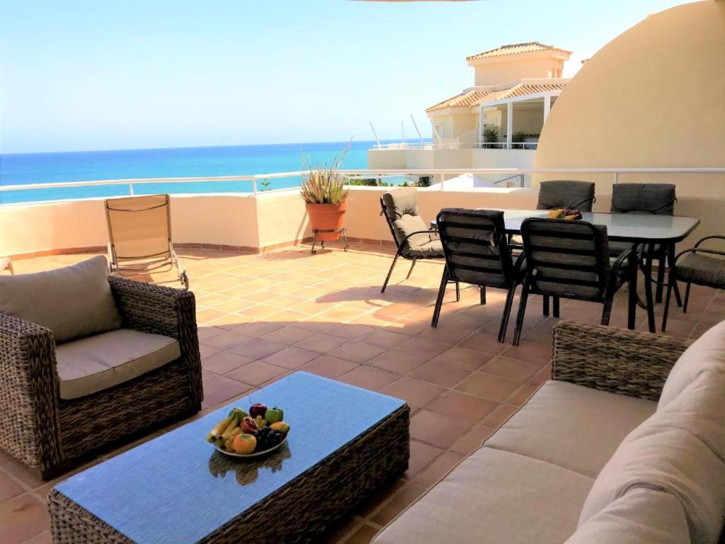 Beachfront PENTHOUSE - El MIRADOR DE BERMUDA BEACH - 2