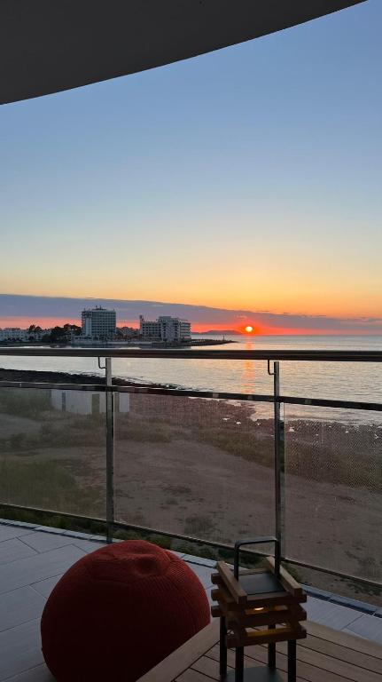 Upscale 3 bedroom front line sea with sunset view - 1