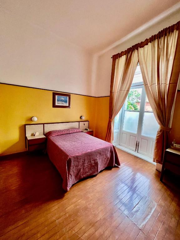 Hotel Isabel - 3