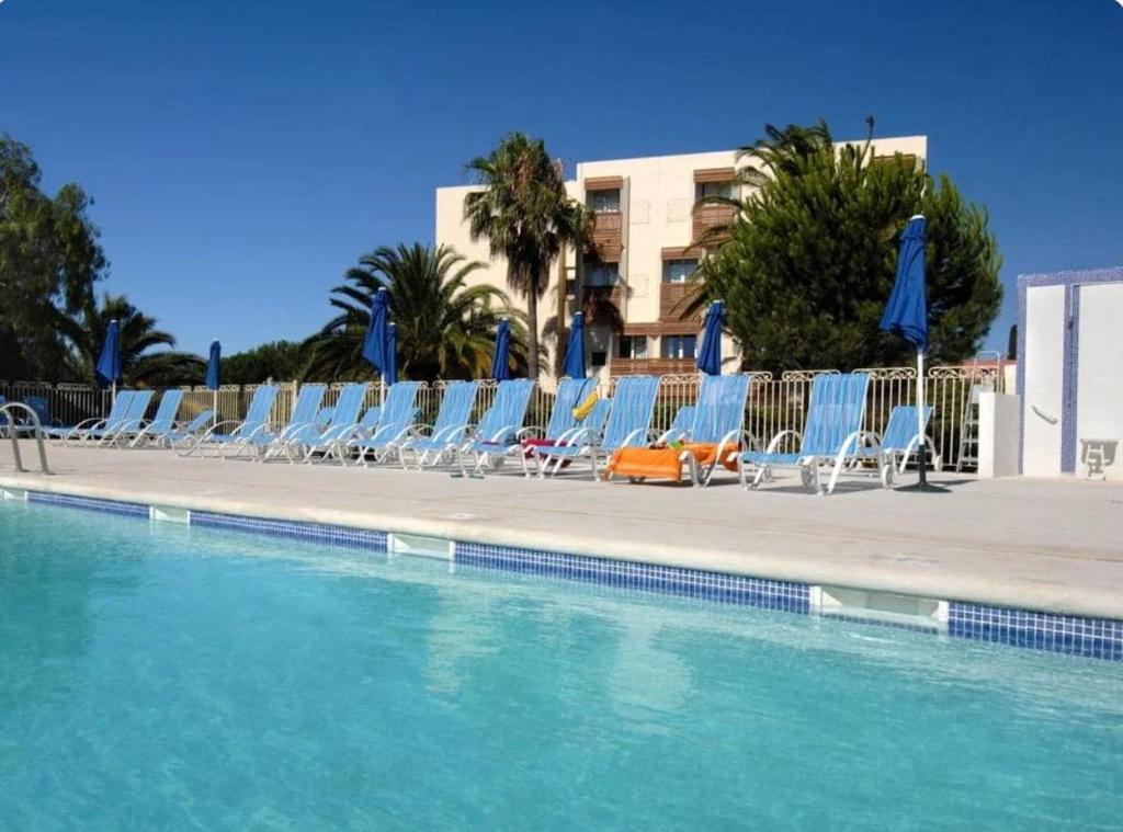 Résidence avec piscine près de la mer à la LONDE - 5