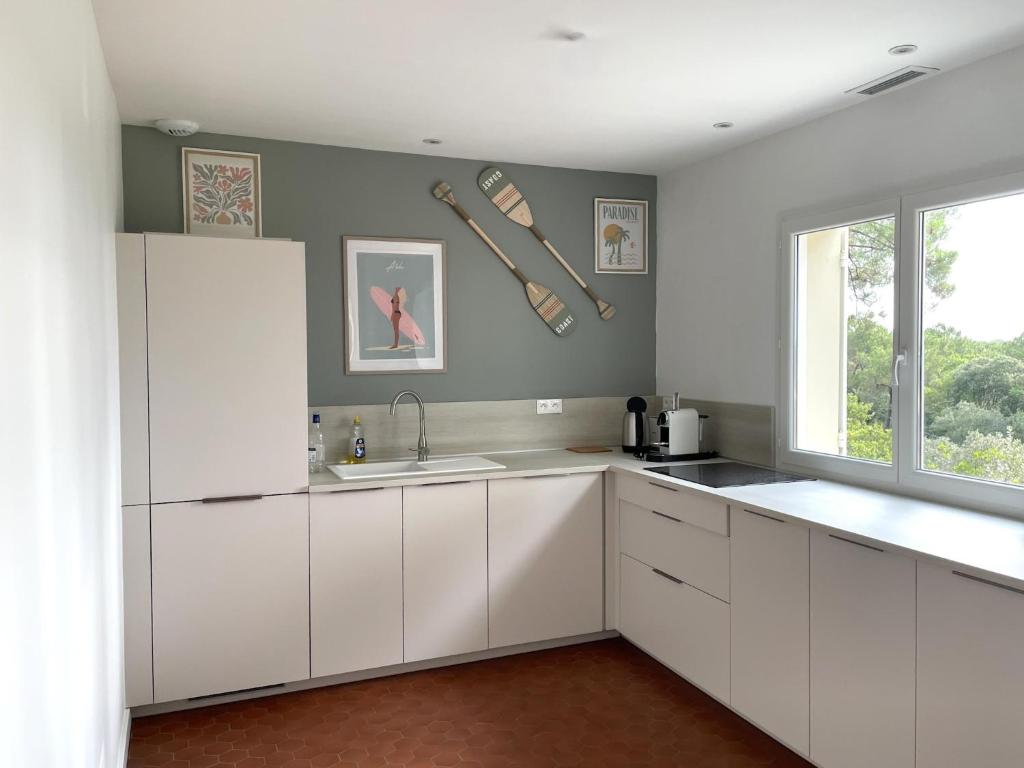 Picturesque Lakeview Holiday House for 6 - 3