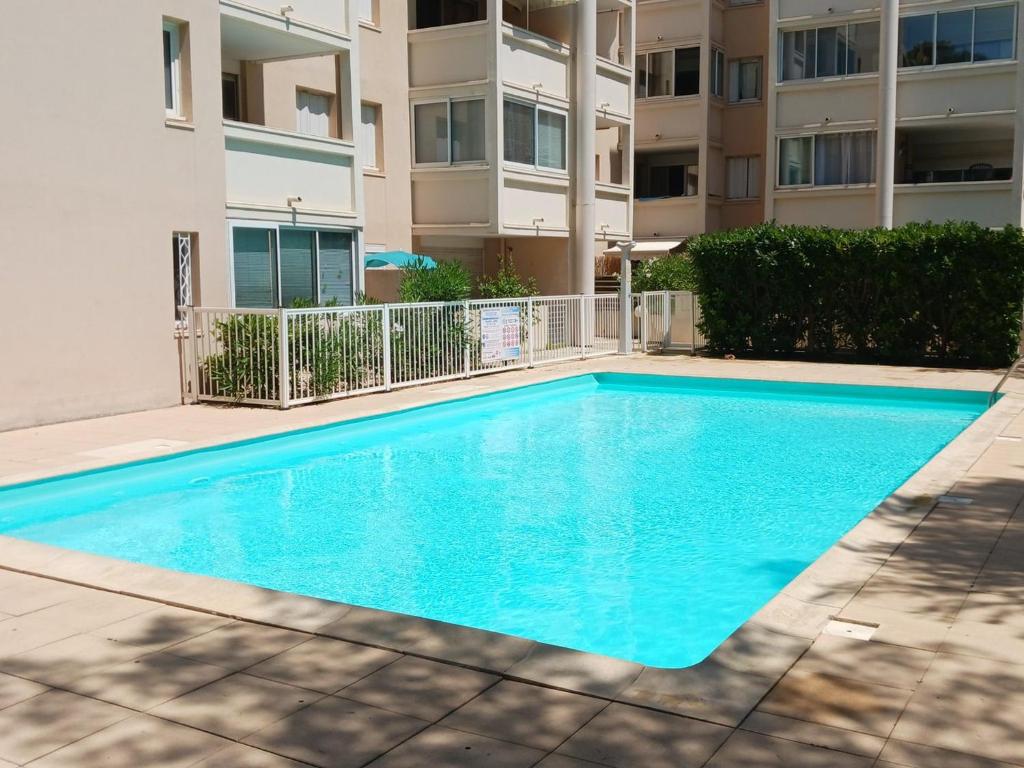 T2 de Charme avec Terrasse et Parking à Sète - FR-1-472-217 - 1