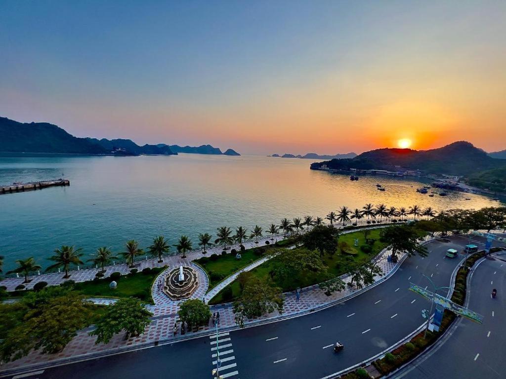 Cat Ba Bay Vision Hotel - 1