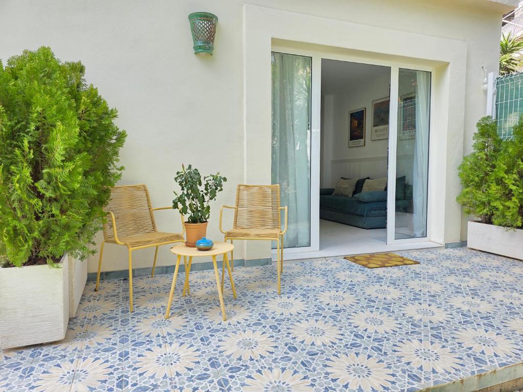 Sun & Palms - Bluebird Designer Apartment - 2