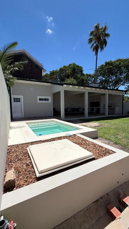Casa con piscina y gran quincho para 7 personas - 5