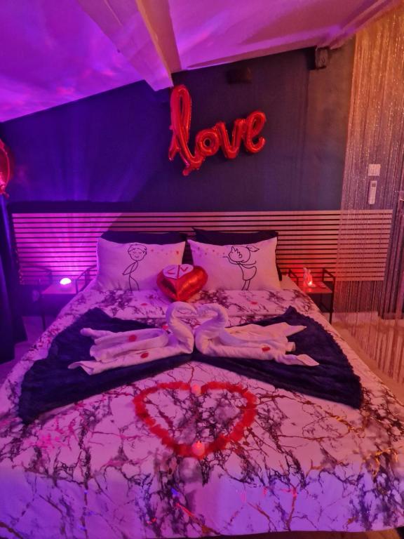 Suite romantique & Jacuzzi privatif Centre d'Arles, Climatisée - 3