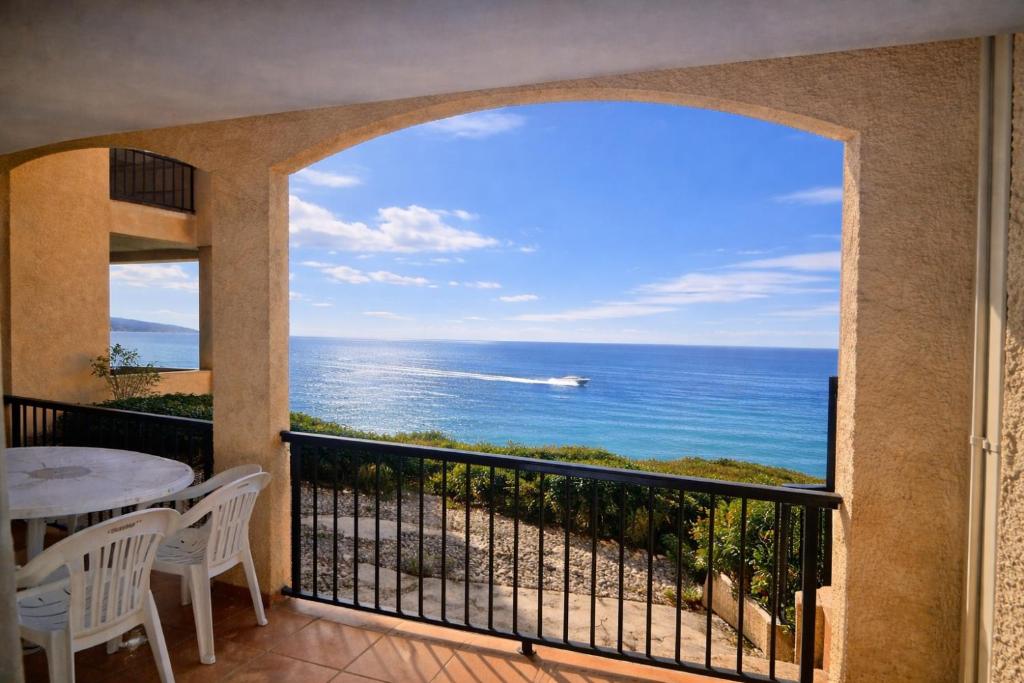 Pieds dans l'eau - Vue mer exceptionnelle - Parking - 1