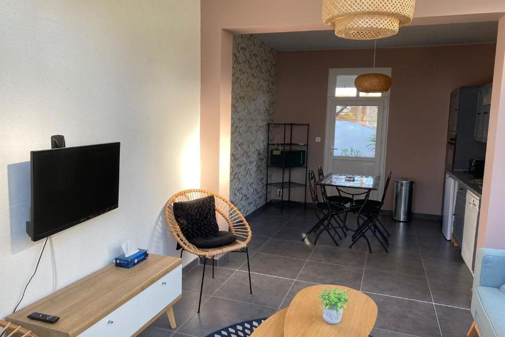 House With TerraceParking 300m From The Beach - 1