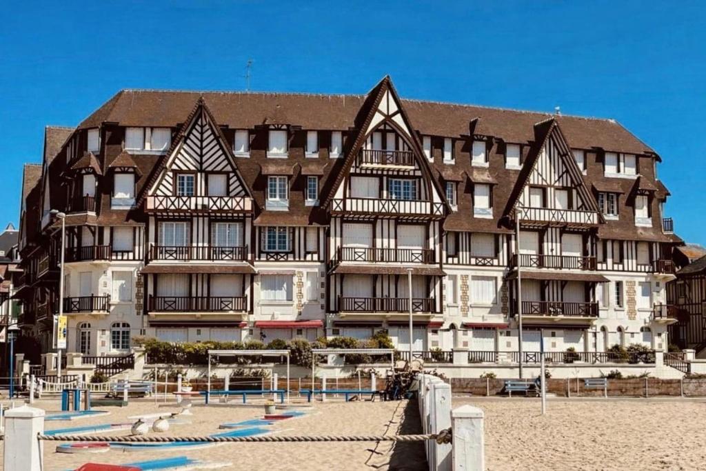 Les Planches à deux pas de la plage - 1