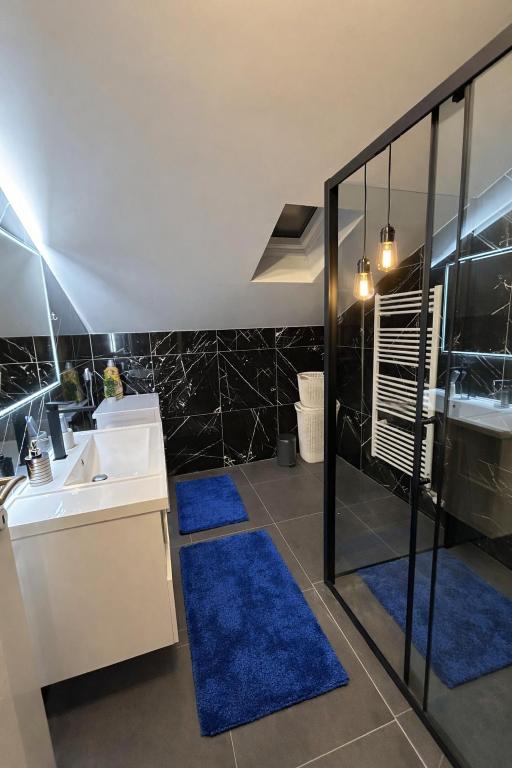 Urban Gold Apartment - 5
