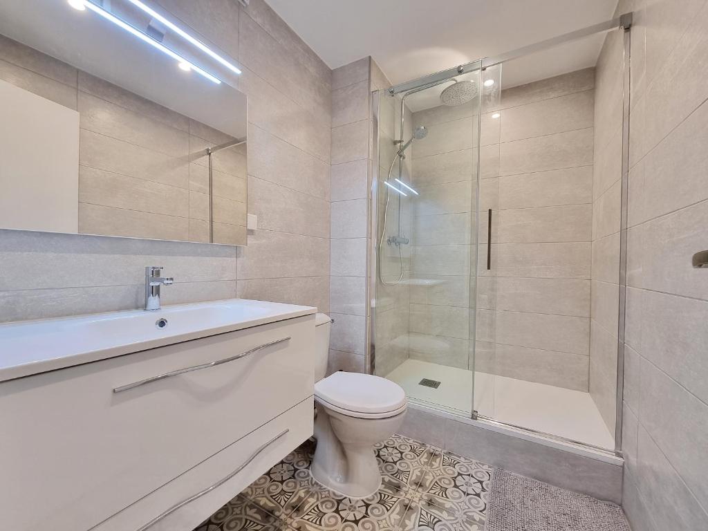 Écrin de Verdure - Design & Confort T2 38m2, WIFI, Piscine & Plage à 200m - 4