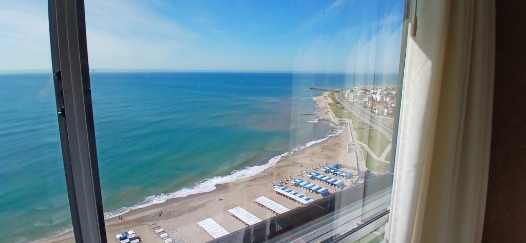 Piso 18 -VISTA FRONTAL AL MAR - PLAYA CLUB - 1