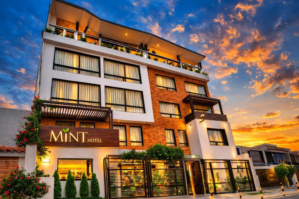 Mint Hotel - 1