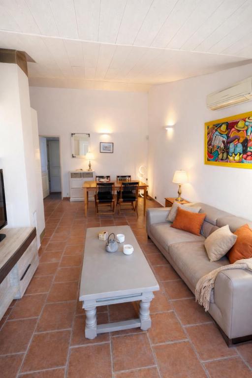 Haut de villa Chloé - Cosy avec clim, terrasse & parking privé, Sanary - 3