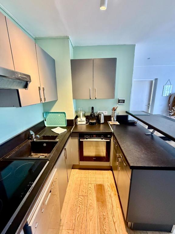 Appartement Cosy -2 chambres, Clim & Parking - 4