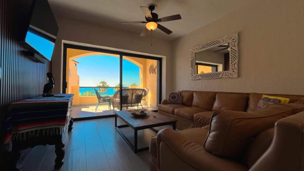 Gorgeous Third-Level Condo Princesa D-308 - 3