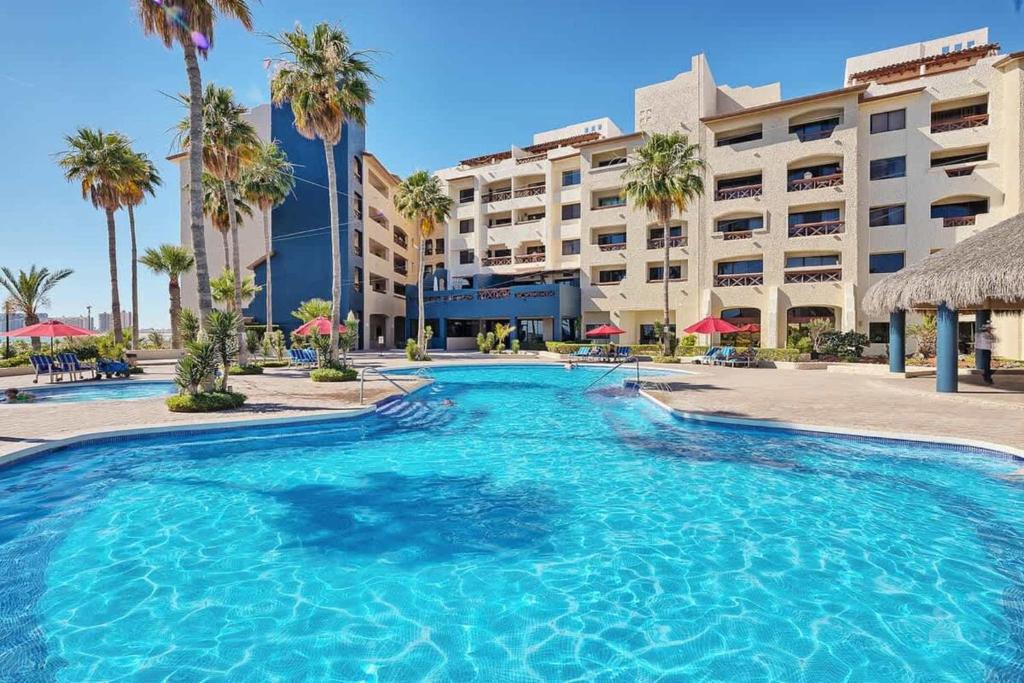 Cozy Ground Level Condo near Pool Pinacate 112 - 2