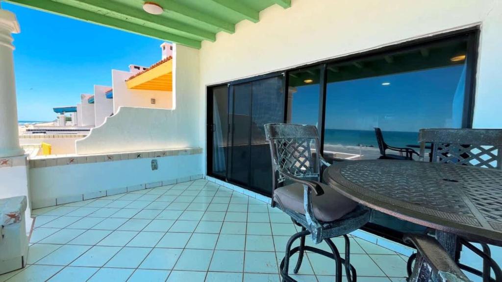Beautiful Beachfront Condo Las Olas II 11 - 5