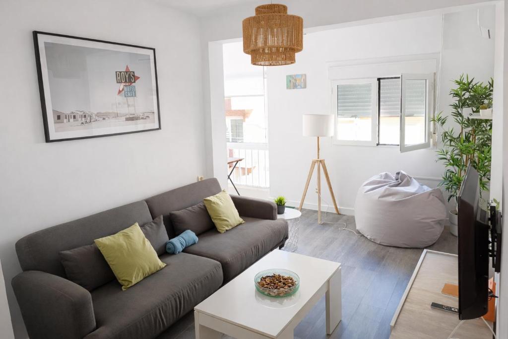 Estupendo piso renovado a 30 metros de la playa - 1