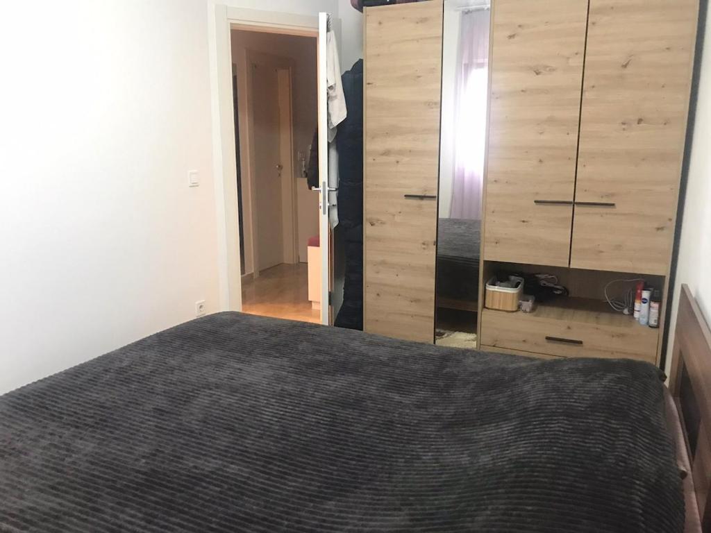 Modern, cozy 1BR Apartment, Fully Furnished - 2