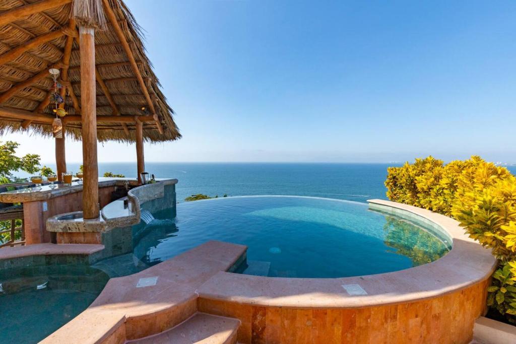 Luxe 3 King BR Villa | Infinity Pool + 220° Views - 5