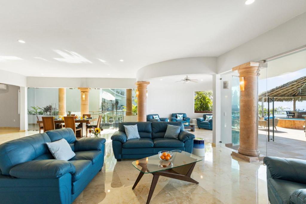 Luxe 3 King BR Villa | Infinity Pool + 220° Views - 3