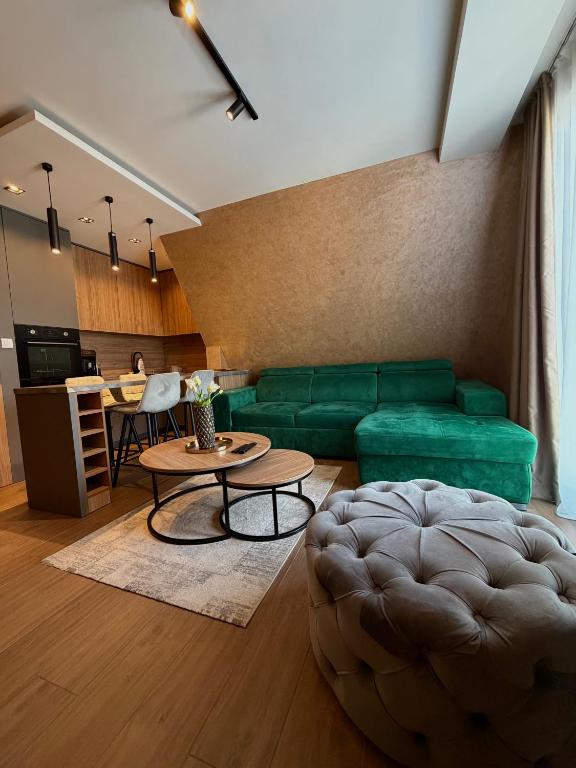 3N Royal Mountain - 2