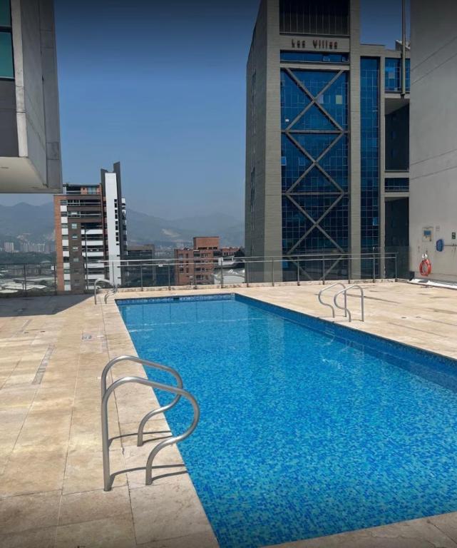 Apto moderno en el poblado con jacuzzi - 2