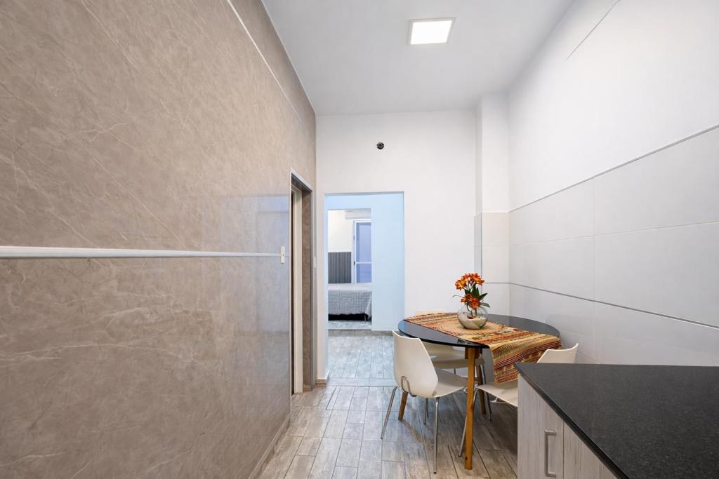 Departamento equipado en Vicente López para 3 personas Ideal River Plate ,Tecnópolis ,100 metros del tren - 2