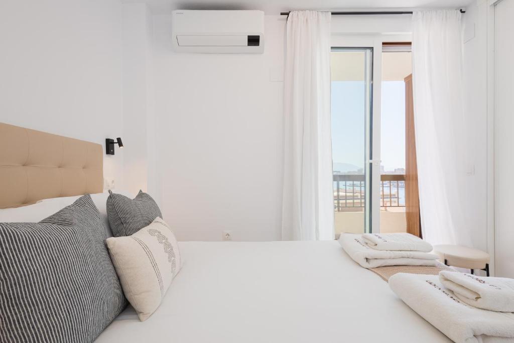 C36 Elegant 2 bdr apt Amazing Views - 4