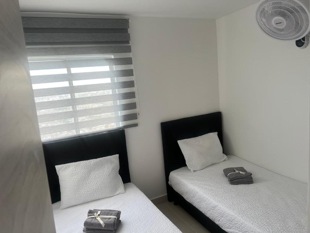 Spacious Flat with stunning Views Great Location - 3