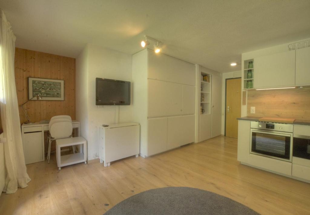 Studio Gemeaux 206 sur la place du Village a Anzere - 3
