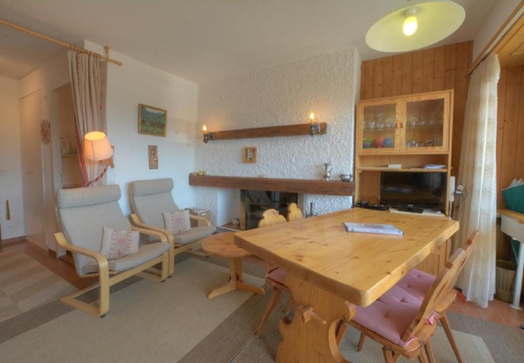 Studio Saturne 108 sur la place du Village a Anzere - 2