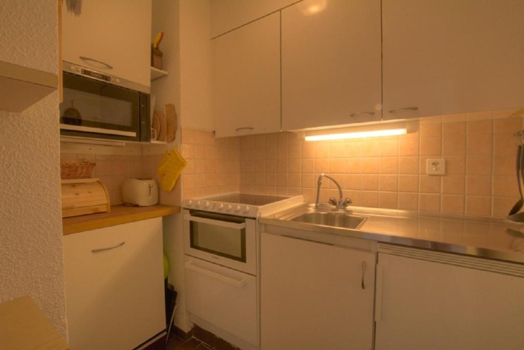 Studio Saturne 108 sur la place du Village a Anzere - 4