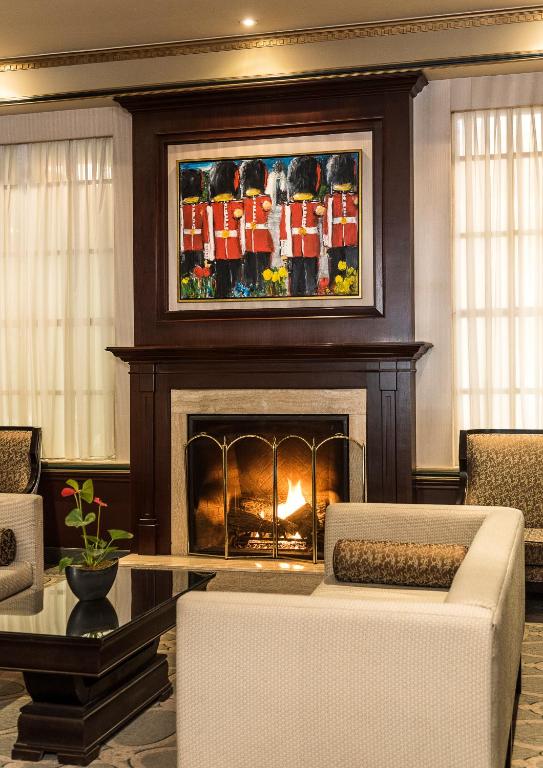 Lord Elgin Hotel photo
