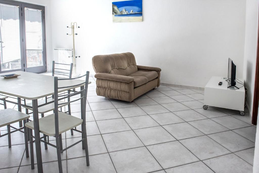N202 - Numana, ampio bilocale con portico - 4
