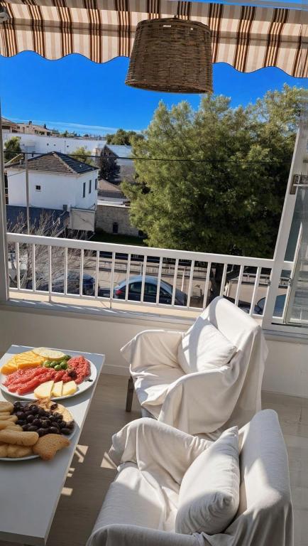 Le Richelieu apartment with small sea view - 4
