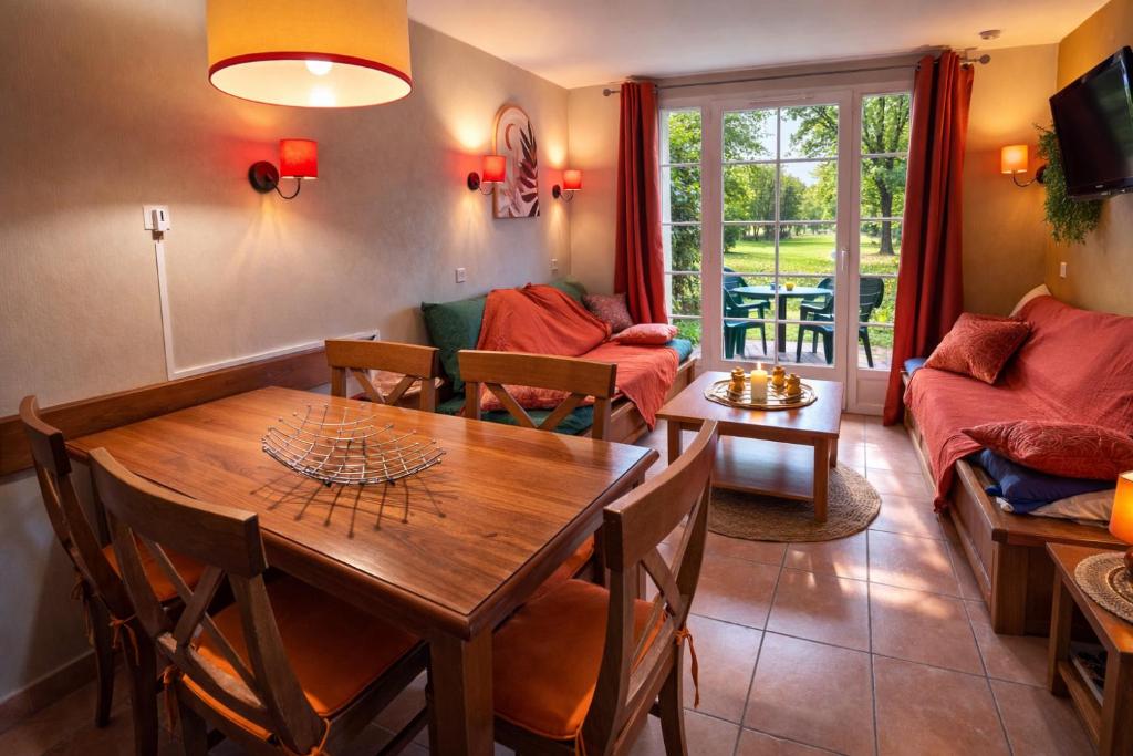 Duplex pour 2-4 personnes à Monflanquin - Piscine - Terrasse - Parking - Campagne - Lot-et-Garonne - draps inclus - 1
