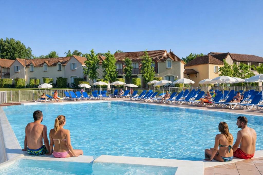Duplex pour 2-4 personnes à Monflanquin - Piscine - Terrasse - Parking - Campagne - Lot-et-Garonne - draps inclus - 2