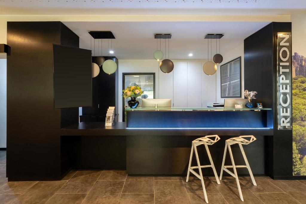 フロント・ロビー