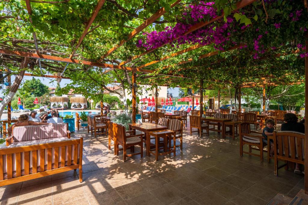 Gokcen Hotel & Apartments レストラン