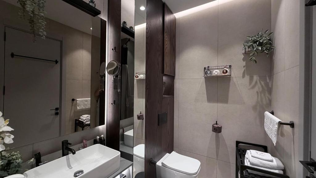 KRUNA 406 Luxury Sea View Apartment with Parking, Minibar, Spa & Beach, Bečići - 4