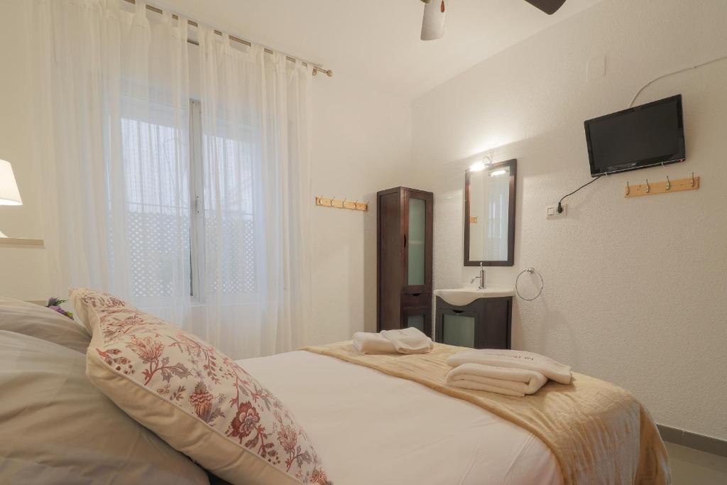 C52 - Seaside 2 Bedrooms By the Center - 4